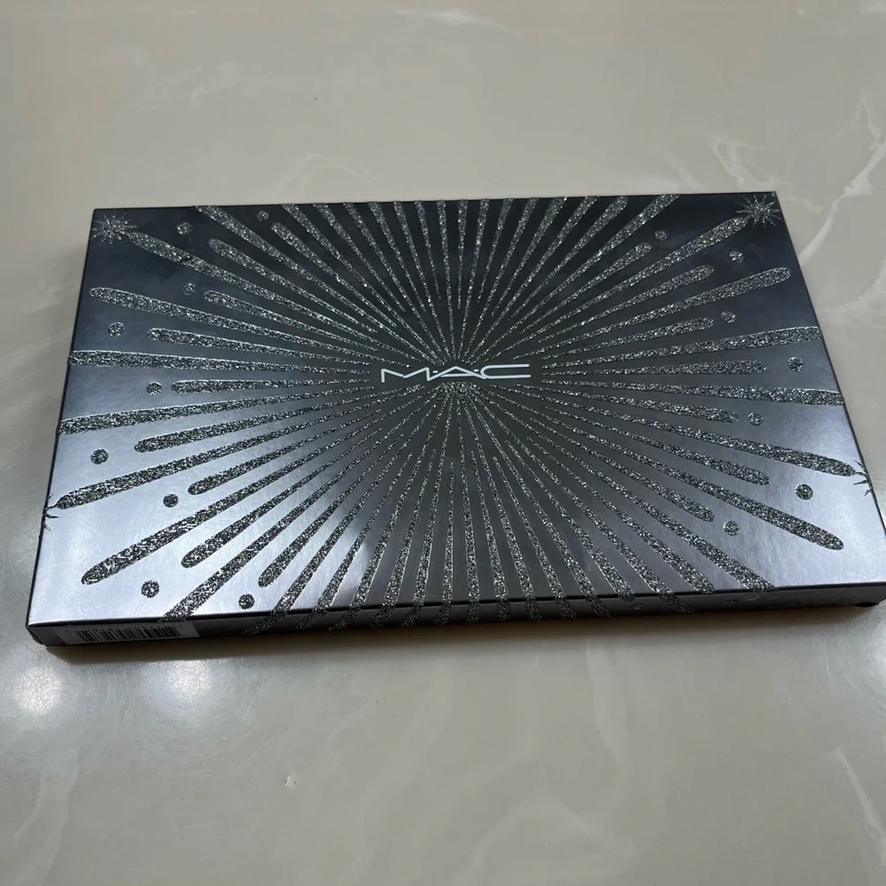 MAC Silver Glitter Makeup Palette